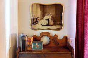 The Dutch Flat Hotel
