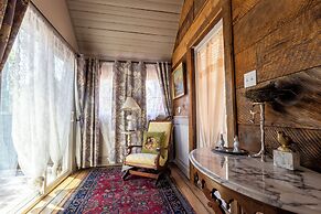 The Dutch Flat Hotel