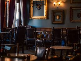 The Dutch Flat Hotel