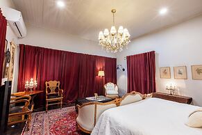 The Dutch Flat Hotel