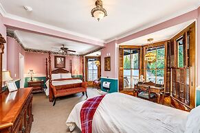 The Dutch Flat Hotel