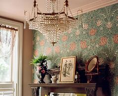 The Dutch Flat Hotel