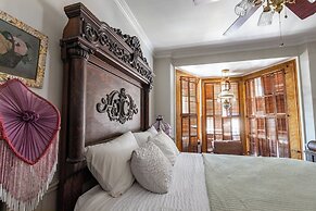 The Dutch Flat Hotel