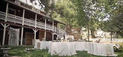 The Dutch Flat Hotel