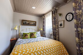 The Dutch Flat Hotel