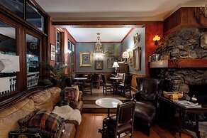 The Dutch Flat Hotel