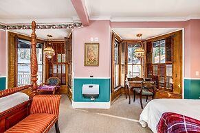 The Dutch Flat Hotel