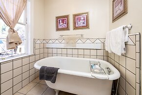 The Dutch Flat Hotel