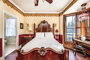 The Dutch Flat Hotel