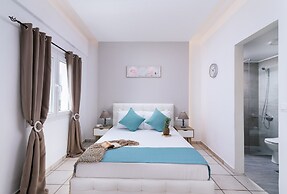 Ermis Luxury Suites & Apartments