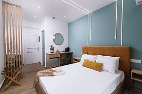 Ermis Luxury Suites & Apartments