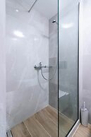 Ermis Luxury Suites & Apartments