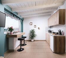 Ermis Luxury Suites & Apartments