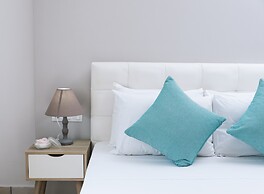 Ermis Luxury Suites & Apartments