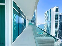 Luxurious Beach front Apt with balcony Dubai Marina
