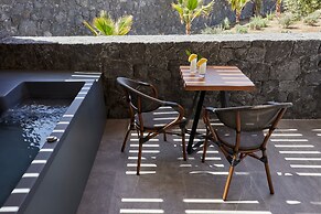 Mountain and Sea Suites