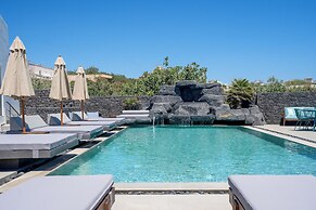 Mountain and Sea Suites