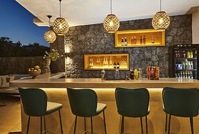 Mountain and Sea Suites