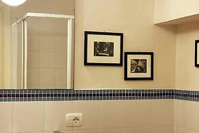 2-bed Island Retreat - Baroque Courtyard & Views