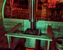 Narrowboat With Hot Tub, Spa, Cruising And More