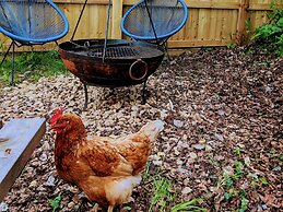 Narrowboat With Hot Tub, Spa, Cruising And More