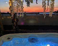 Narrowboat With Hot Tub, Spa, Cruising And More