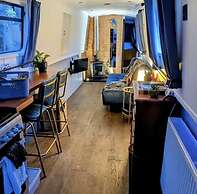 Narrowboat With Hot Tub, Spa, Cruising And More