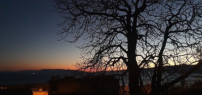 Modern Luxury 2-bedroom apt With Balcony & Patio