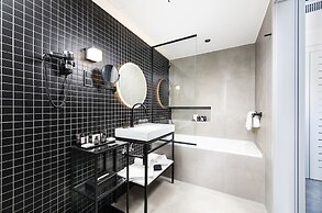 Three Corners Downtown Hotel