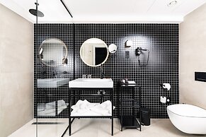 Three Corners Downtown Hotel