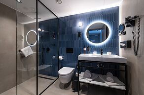 Three Corners Downtown Hotel