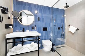 Three Corners Downtown Hotel