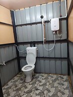 OYO Home 90515 Rin Rakit Water Hut