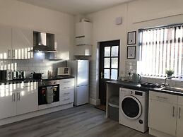 Stylish 3-bed Preston Home for Relaxing Comfy Stay