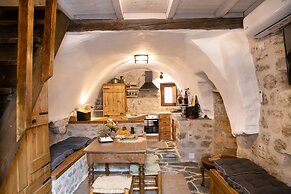 Dandy Villas Tower-Built in 17th century