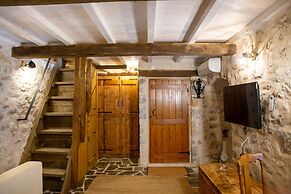 Dandy Villas Tower-Built in 17th century