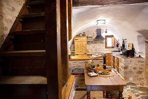 Dandy Villas Tower-Built in 17th century