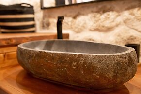 Dandy Villas Tower-Built in 17th century