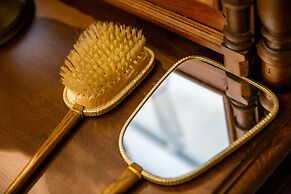 Dandy Villas Tower-Built in 17th century