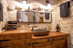 Dandy Villas Tower-Built in 17th century