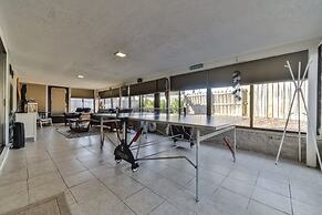 Amazing Pet Friendly 3 Bed House - Heated Pool 3 Bedroom Home by RedAw