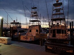 Amazing Pet Friendly 3 Bed House - Heated Pool 3 Bedroom Home by RedAw