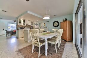 Amazing Pet Friendly 3 Bed House - Heated Pool 3 Bedroom Home by RedAw