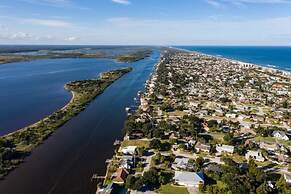 Amazing Pet Friendly 3 Bed House - Heated Pool 3 Bedroom Home by RedAw