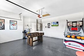 South Facing Pool 4 Bedroom 3 Bath Villa 4 Villa by RedAwning