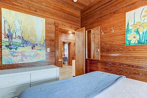 Dog Friendly Beachfront Condo, Direct Access to Beach by RedAwning