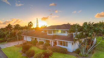 Pau Laka 5 Bedroom Home by RedAwning