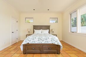 Pau Laka 5 Bedroom Home by RedAwning