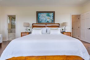 Pau Laka 5 Bedroom Home by RedAwning