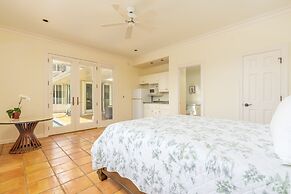 Pau Laka 5 Bedroom Home by RedAwning